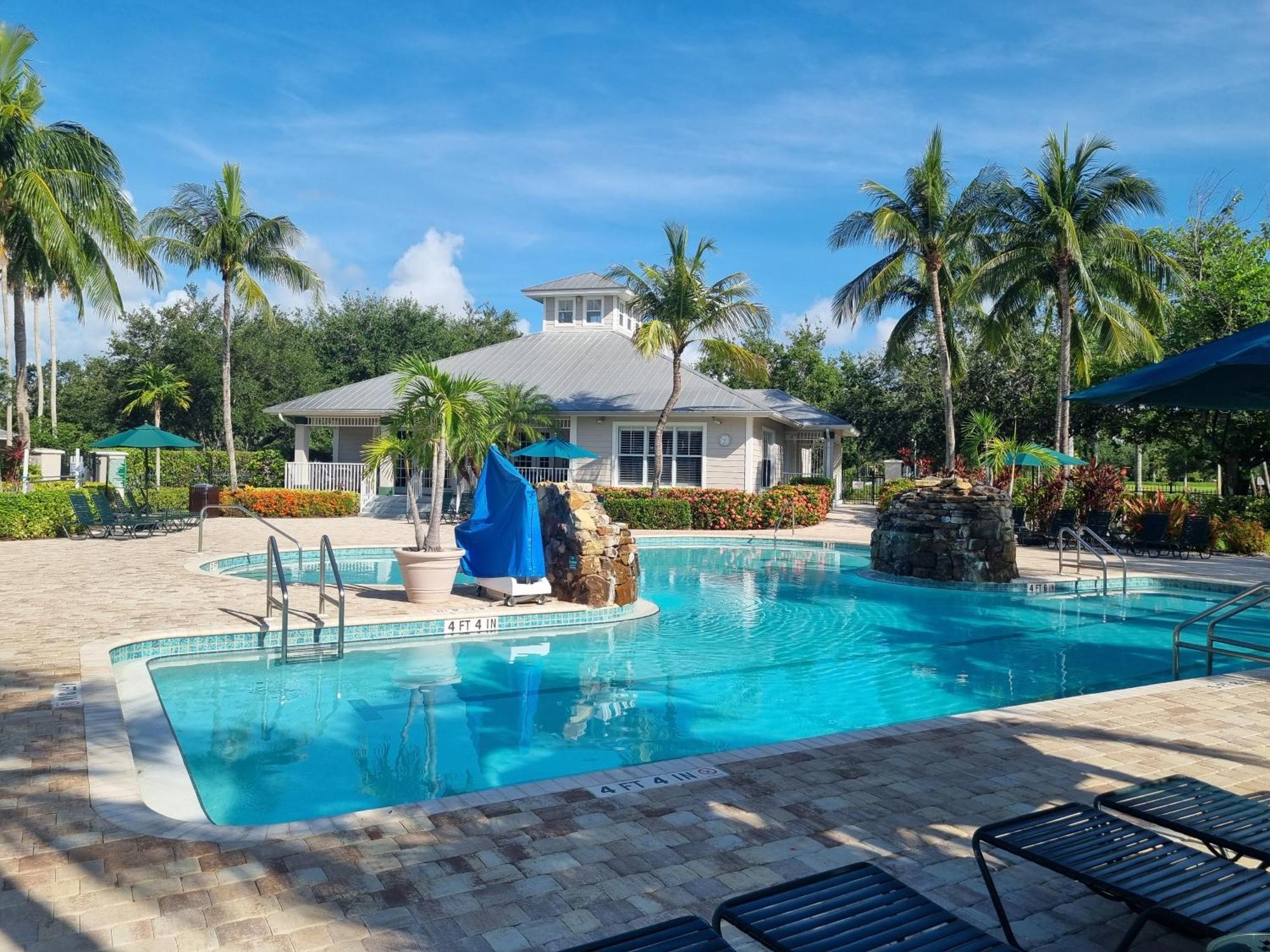Stunning 2-Bedroom Plus Den Condo In Greenlinks Resort North North Naples 外观 照片
