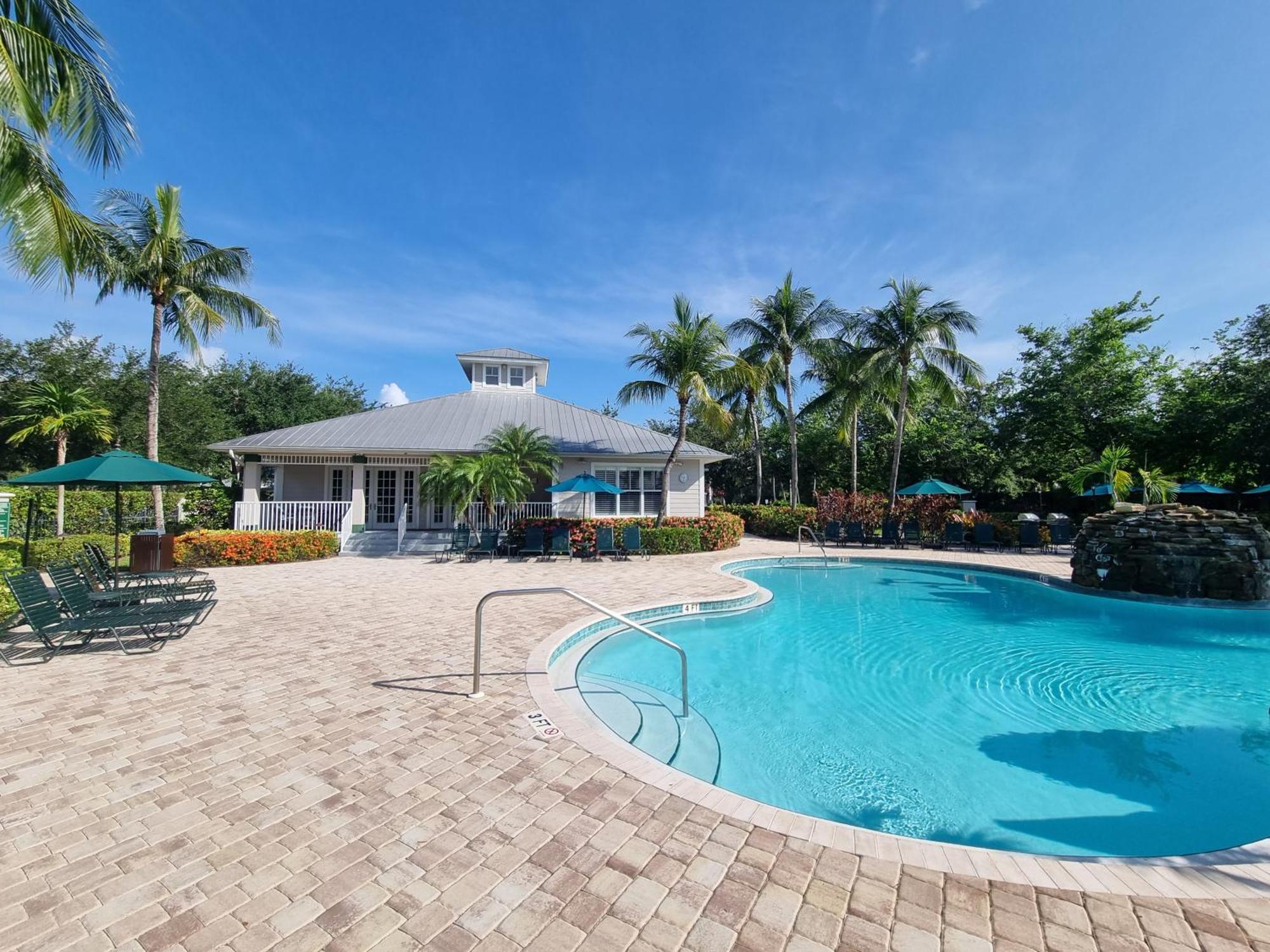Stunning 2-Bedroom Plus Den Condo In Greenlinks Resort North North Naples 外观 照片