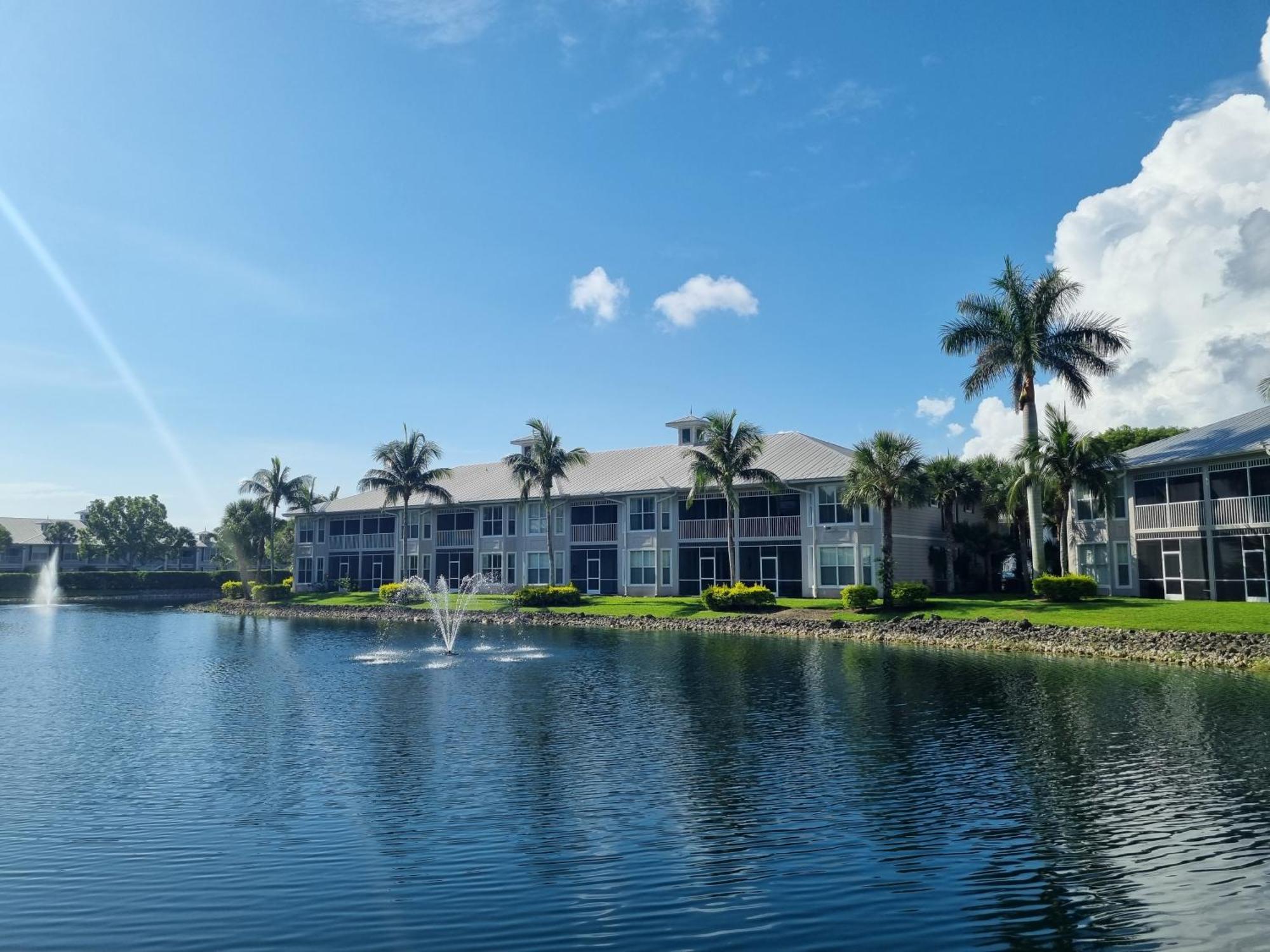 Stunning 2-Bedroom Plus Den Condo In Greenlinks Resort North North Naples 外观 照片