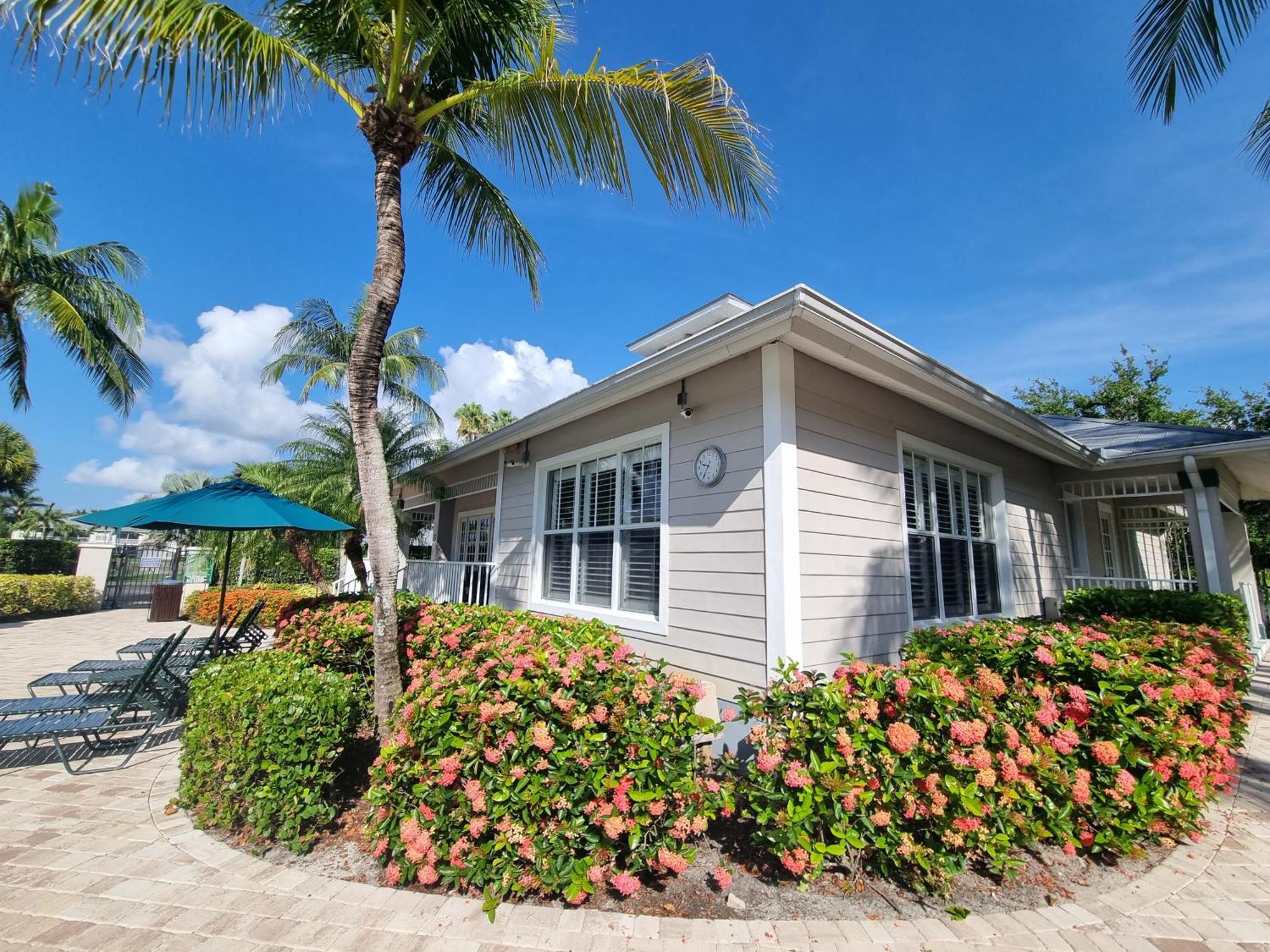 Stunning 2-Bedroom Plus Den Condo In Greenlinks Resort North North Naples 外观 照片
