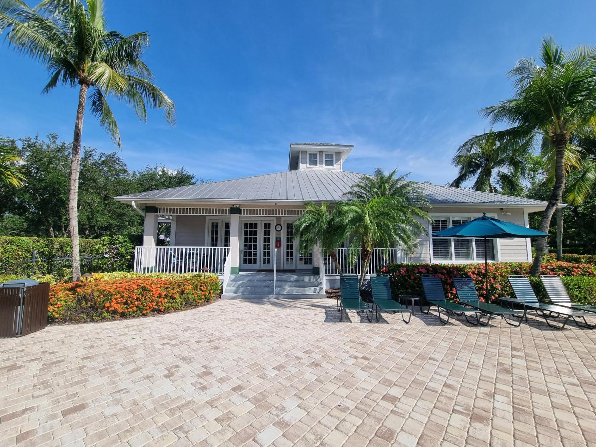 Stunning 2-Bedroom Plus Den Condo In Greenlinks Resort North North Naples 外观 照片
