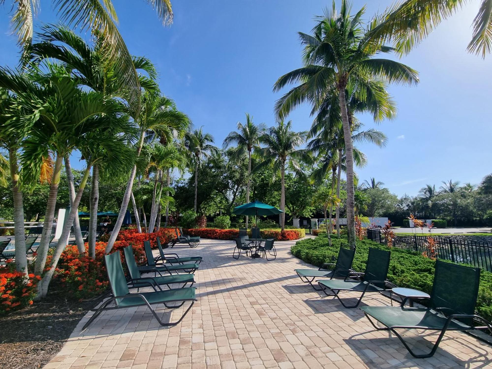 Stunning 2-Bedroom Plus Den Condo In Greenlinks Resort North North Naples 外观 照片