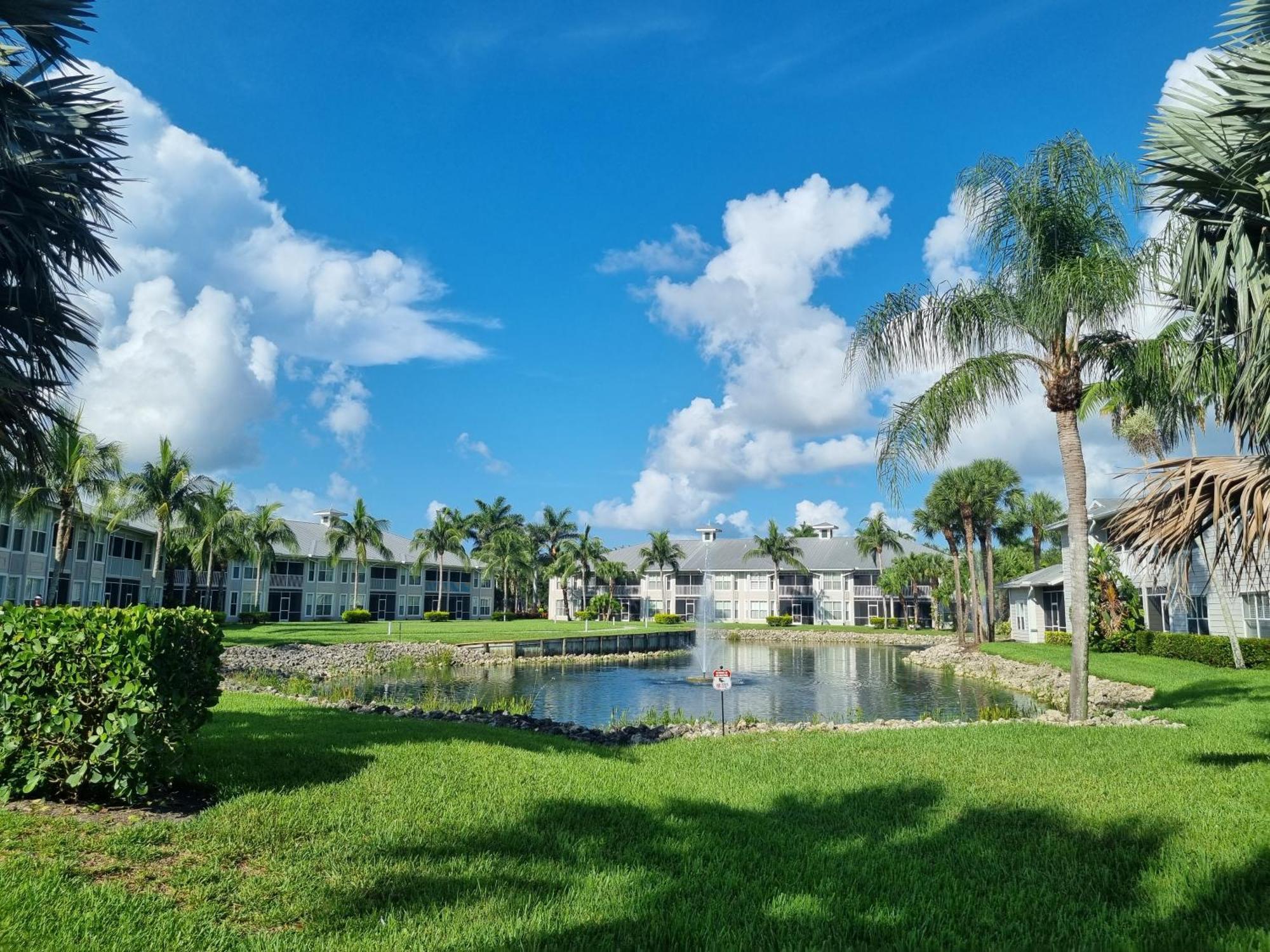 Stunning 2-Bedroom Plus Den Condo In Greenlinks Resort North North Naples 外观 照片